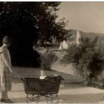 Kind im Kinderwagen