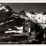Etzli Hütte mit Piz Giuf - Berghütte