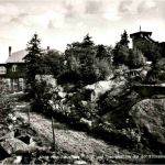 Unterkunftshaus und Aussichtsturm auf der Kösseine