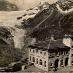 Berninabahn mit Palügletscher