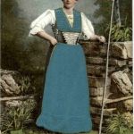 Appenzellerin mit Seidenrock - Prägekarte