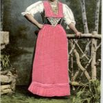 Appenzellerin mit Seidenrock - Prägekarte