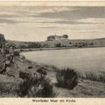 Weidenfelder Maar mit kirche