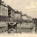 Troyes - Bateau sortant de l Ecluse