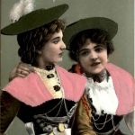 Bayrische Tracht - Prägekarte mit Seide