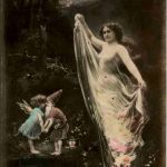 Frau mit Zwerg und Engel