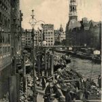 Hamburg - Vierländer im Deichstrassenfleet