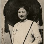 Tonkin - Hanoi - Femme coiffee