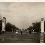 Berlin - Ost West Strasse im Festschmuck