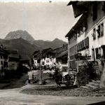 Gruyeres - la rue et le Moleson