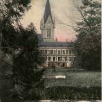 Kirche mit franz. Granate im Mittelpfeiler des Thurmfensters