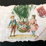 Karte mit Kindern und echten Gräsern