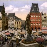 Trier, Hauptmarkt mit Petersbrunnen und Rotes Haus