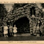 Tahiti - Le chapelet a la grotte de Lourdes