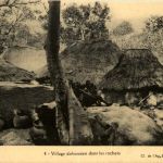 Dahomey - Benin - Village dahomeen danss les rochers