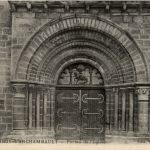 Bourbon-LÀrchambault - Portail de lÈglise