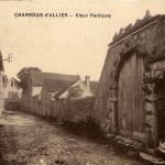 Charroux d Allier, Vieux Portiques