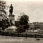 Haarlem - Florapark met Standbeeld Frans Hals
