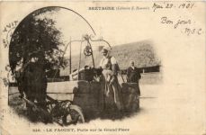 Le Faouet - Puits sur la Grand Place