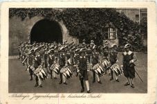 Nördlingen Jugendkapelle in historischer Tracht