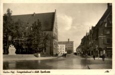 Weiden, Kriegerdenkmal u. Städt. Sparkasse