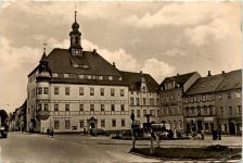 Oederan/Sa., Platz der Befreiung mit Rathaus