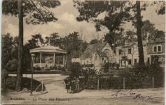 Arcachon, La Place des palmiers