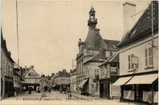 Bonnieres, La Grande-Rue et la mairie