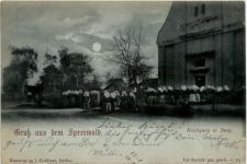 Gruss aus dem Spreewald, Kirchgang in Burg