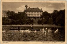 Zwickau, Schwanenteich mit Schwanenschloss