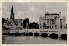 Schwerin, Staatstheater mit Dom