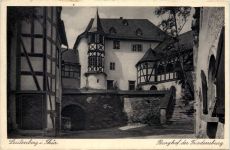 Leutenberg i. Thür., Burghof der Friedenburg