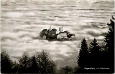 Regensberg im Nebelmeer