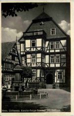 Hess. Lichtenau, Kanzler-Felge-Brunnen mit Rathaus