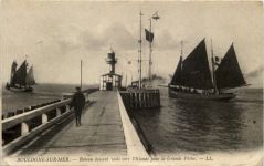 Boulogne sur Mer - Bateau faisenat voile - Field Post England