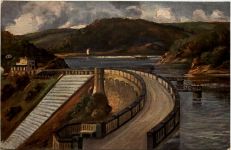 Urftalsperre in der Eifel, Sperrmauer mit Hotel