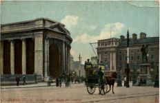 Dublin - Trinity College and Bank of Ireland