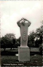 Dokkum - Standbeeld Bonifatius