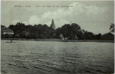 Mirow, Blick vom See auf den Schlossgarten