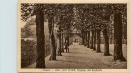 Husum, Allee beim Schloss, Eingang zum Stadtpark