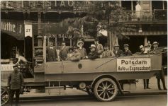 Nach Potsdam im Auto und Expressboot