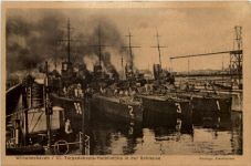 Wilhelmshaven, Torpedoboots-Halbflottille in der Schleuse