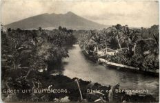 Groet uit Buitenzorg - Rivier en Berggezicht