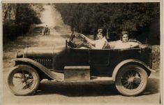 Auto PKW mit Frau