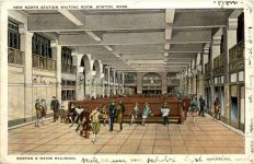 Boston - North Station Waiting romm