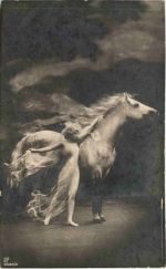 Frau mit Pferd