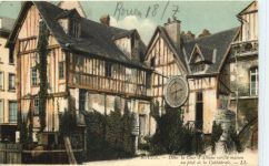 Rouen, Dans la Cour DÀlbane vieille maison au pied de la Cathedrale
