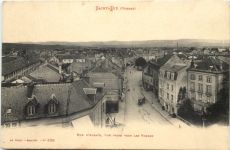 Saint-Die, Rue DÀlsac vur prise vers les Vosges