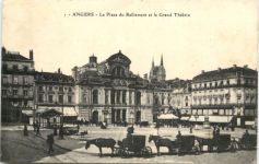 Angers, La Place du Ralliement et le Grand Theatre