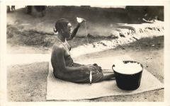 Guinee - Fileuse Guerze - Erotik